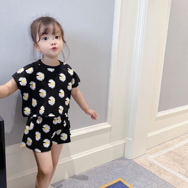 2020 new arrival baby girls 2pcs floral set t-shirt+shorts summer kids girls suits 1-6 years, White
2020 new arrival baby girls 2pcs floral set t-shirt+shorts summer kids girls suits 1-6 years, White
