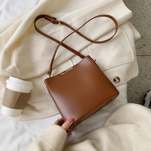 чистый kleur lederen vrouwen tas 2019 ньиве режим schouder тас emmer vrouwen mobiele telefoon 1 bestel
чистый kleur lederen vrouwen tas 2019 ньиве режим schouder тас emmer vrouwen mobiele telefoon 1 bestel