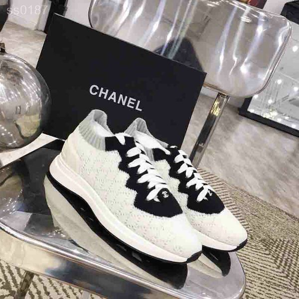 2019 classic autumn and winter european station women's shoes multi-colored flat bottom lace-up sports casual shoes factory direct sale, Black
2019 classic autumn and winter european station women's shoes multi-colored flat bottom lace-up sports casual shoes factory direct sale, Black