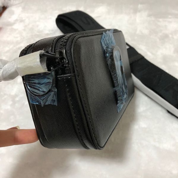 2020 square mj camera bag spell color wide shoulder strap shoulder diagonal small square package star with leather handbag
2020 square mj camera bag spell color wide shoulder strap shoulder diagonal small square package star with leather handbag