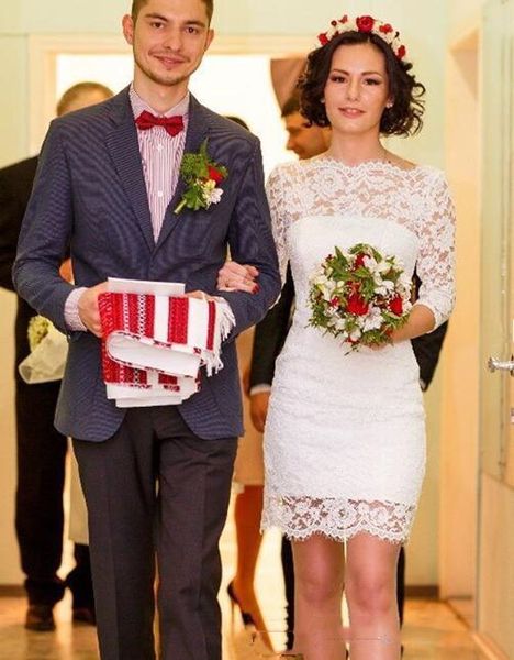 full lace short wedding dress off shoulder 3/4 long sleeve simple design 2019 mini sheath bridal gowns custom made size plus, White
full lace short wedding dress off shoulder 3/4 long sleeve simple design 2019 mini sheath bridal gowns custom made size plus, White