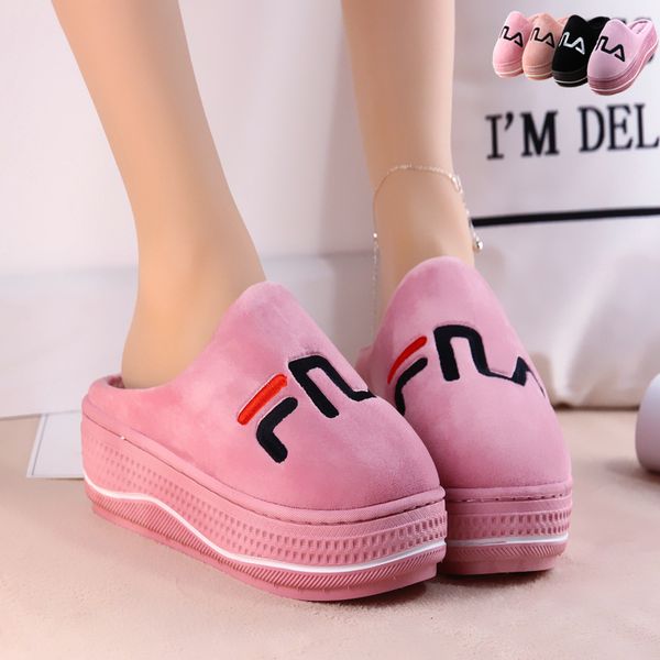 2019 cotton slippers female winter home indoor plus velvet warm thick-soled fashion wear autumn and winter fur shoes women, Black
2019 cotton slippers female winter home indoor plus velvet warm thick-soled fashion wear autumn and winter fur shoes women, Black