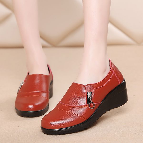 2019 autumn winter new mother's shoes wedges comfortable warm single shoes soft women's middle-aged casual leather cotton, Black
2019 autumn winter new mother's shoes wedges comfortable warm single shoes soft women's middle-aged casual leather cotton, Black