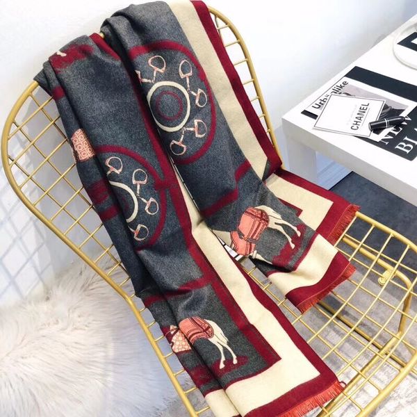 2019 winter new style carriage imitation cashmere scarf long thermal scarf for women's thickened air-conditioned room, Blue;gray
2019 winter new style carriage imitation cashmere scarf long thermal scarf for women's thickened air-conditioned room, Blue;gray