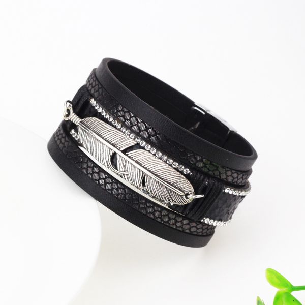 exaggerated punk personalized leather wide bracelet nightclub fashion woven diamond magnetic buckle bracelet snap jewelry wholesale, Golden;silver
exaggerated punk personalized leather wide bracelet nightclub fashion woven diamond magnetic buckle bracelet snap jewelry wholesale, Golden;silver