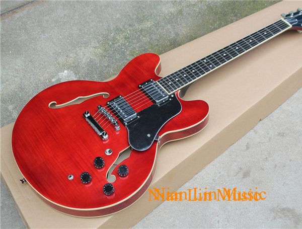 

6-струнной полуакустические гитары, красный цвет кузова с flame maple шпон, chrome цвет пикапы и могут быть настроены