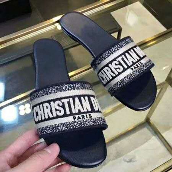 Женские тапочки 2019 года. Сандалии. Дизайнерская обувь. Летние сандалии на плоской
Женские тапочки 2019 года. Сандалии. Дизайнерская обувь. Летние сандалии на плоской