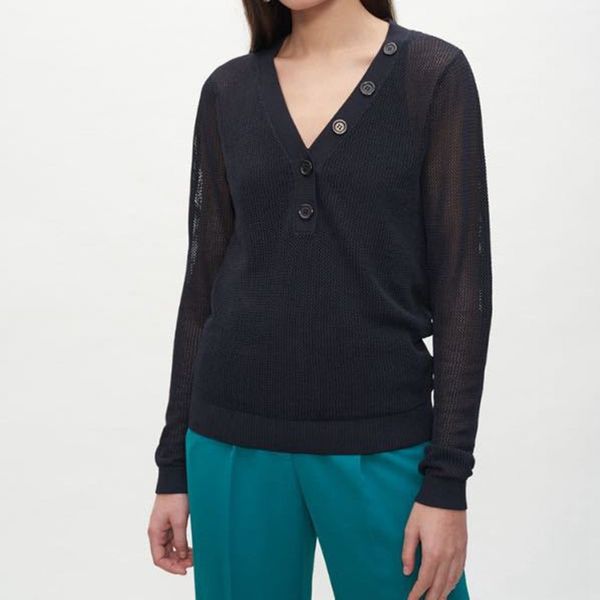 women's sweaters black knitted pullover sweater 2021 spring summer long sleeve v neck micro perspective female loose top, White;black
women's sweaters black knitted pullover sweater 2021 spring summer long sleeve v neck micro perspective female loose top, White;black