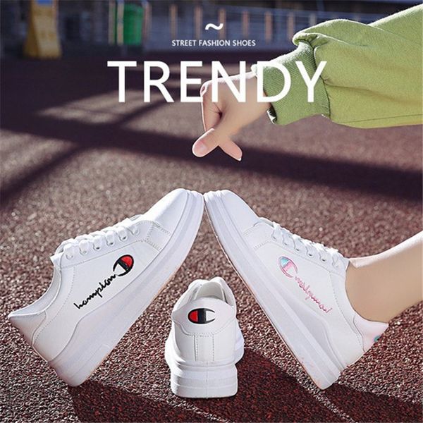 Мода чемпионы письмо обувь женщины платформа плоские кроссовки PU белая обувь студенты девушки Спорт сандалии Весна Повседневная обувь
Мода чемпионы письмо обувь женщины платформа плоские кроссовки PU белая обувь студенты девушки Спорт сандалии Весна Повседневная обувь