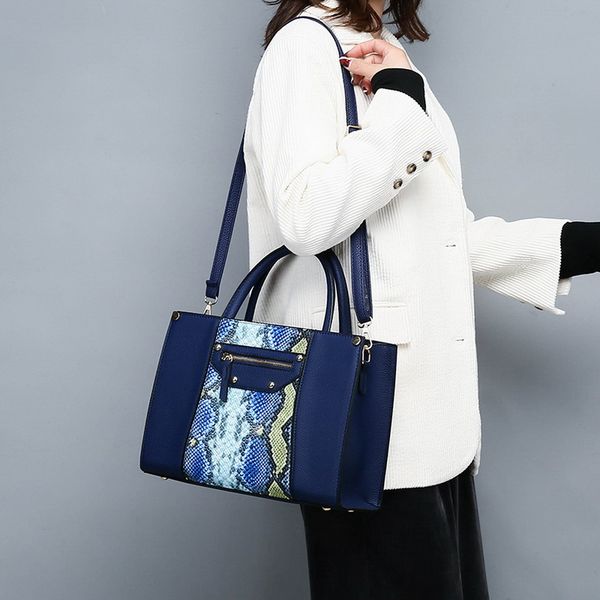 женская crossbody сумка для женщин 2020 высокого качество pu кожи змеи pattern роскошных сумок конструктора плеча сумки
женская crossbody сумка для женщин 2020 высокого качество pu кожи змеи pattern роскошных сумок конструктора плеча сумки