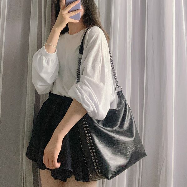 fashion rivet women shoulder bags designer handbags luxury pu leather crossbody bag casual totes large buckets bag chain purses
fashion rivet women shoulder bags designer handbags luxury pu leather crossbody bag casual totes large buckets bag chain purses