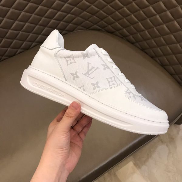 2020 r trainer sneakers fashion trend outdoor running shoes comfortable and breathable sports overall lightweight casual shoes
2020 r trainer sneakers fashion trend outdoor running shoes comfortable and breathable sports overall lightweight casual shoes