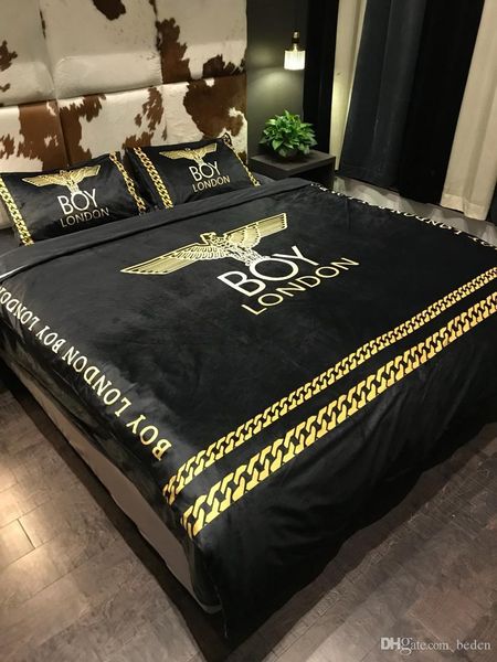 nobility letter quilt cover suit 4 pieces fleece fabrics winter keep warm bedding set european fashion style 55
nobility letter quilt cover suit 4 pieces fleece fabrics winter keep warm bedding set european fashion style 55