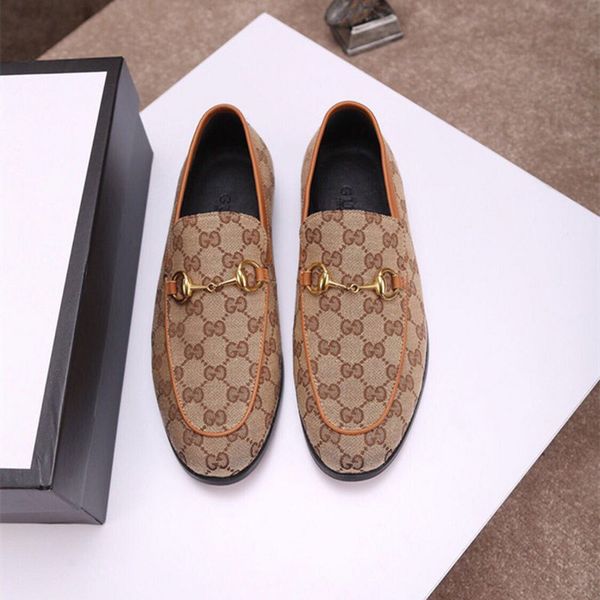new men luxury designer loafers dress shoes triple black red matte patent leather spike sneakers for business wedding flat bottoms
new men luxury designer loafers dress shoes triple black red matte patent leather spike sneakers for business wedding flat bottoms
