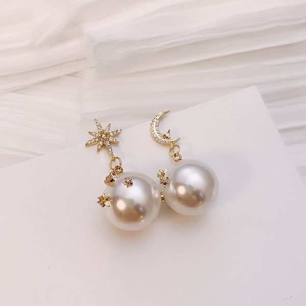 2019 fashion pearl asymmetric star moon design dangle earrings personality exquisite crystal water drop style women earrings new, Silver
2019 fashion pearl asymmetric star moon design dangle earrings personality exquisite crystal water drop style women earrings new, Silver