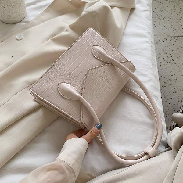 luxury design crocodile pattern small pu leather shoulder bags for women 2020 solid color handbags female travel hand bag totes
luxury design crocodile pattern small pu leather shoulder bags for women 2020 solid color handbags female travel hand bag totes