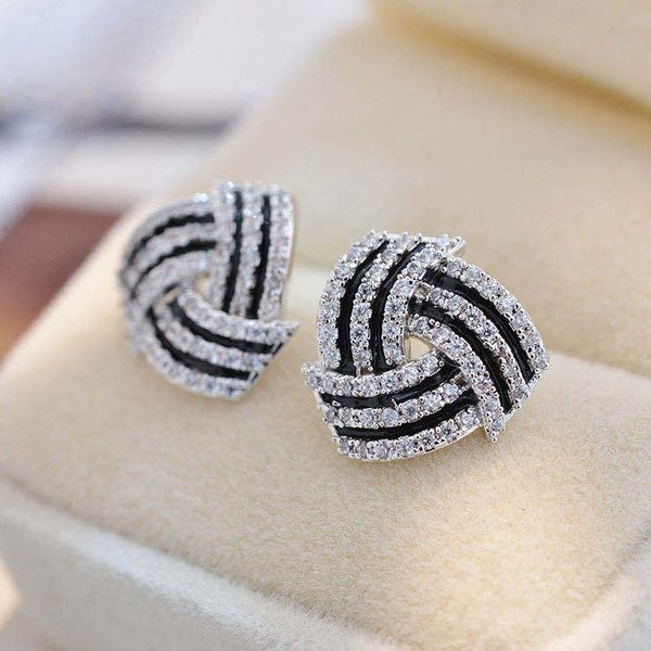 s1223 fashion jewelry s925 silver post earrings black triangle crystal rhinestone stud earrings, Golden;silver
s1223 fashion jewelry s925 silver post earrings black triangle crystal rhinestone stud earrings, Golden;silver
