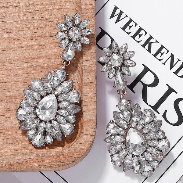 wholesale- new fashion designer exaggerated diamond beautiful crystal zircon flower pendant stud earrings for women girls, Golden;silver
wholesale- new fashion designer exaggerated diamond beautiful crystal zircon flower pendant stud earrings for women girls, Golden;silver