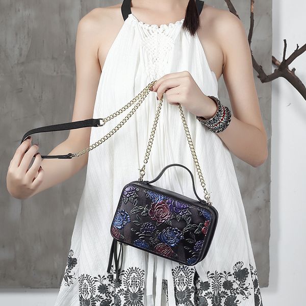 2019 roses new women's bag leather leather retro ladies shoulder bag messenger
2019 roses new women's bag leather leather retro ladies shoulder bag messenger