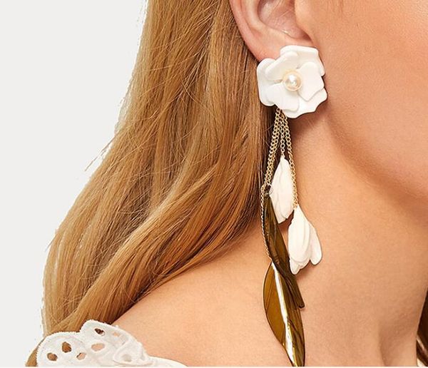 women sparkly earring high polish alloy stud earring classical style flower shape women party birthday christmas gift, Golden
women sparkly earring high polish alloy stud earring classical style flower shape women party birthday christmas gift, Golden