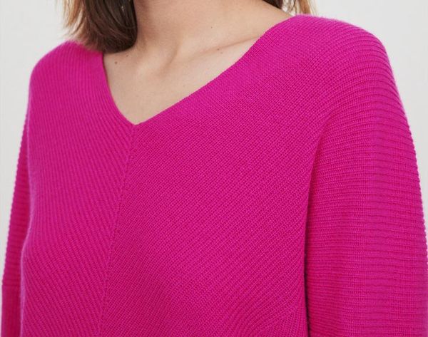 women sweater 2019 autumn and winter new women's v-neckline cashmere knit top, White;black
women sweater 2019 autumn and winter new women's v-neckline cashmere knit top, White;black