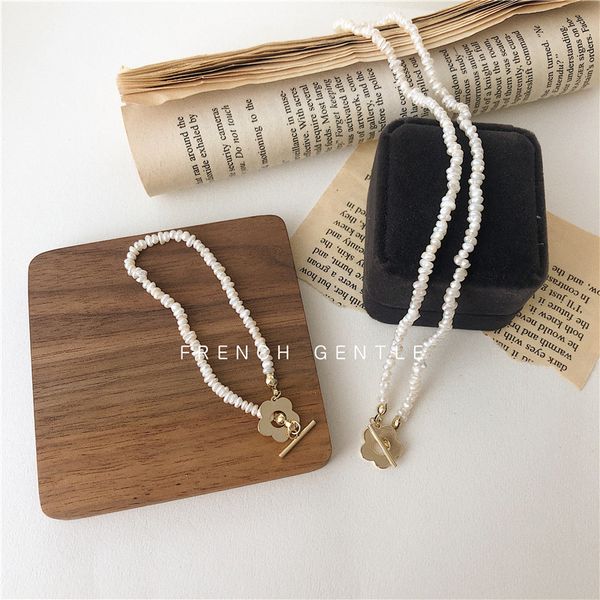 niche design sense ins cool wind high flash natural rice shaped pearl necklace choker small flower clavicle chain, Golden;silver
niche design sense ins cool wind high flash natural rice shaped pearl necklace choker small flower clavicle chain, Golden;silver