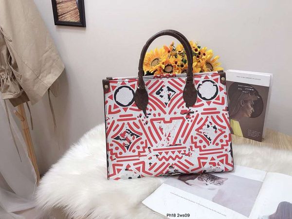 the new 2020 female bag printing handbag beach fashion messenger bags woman ladies purses totes leather handbags women girls
the new 2020 female bag printing handbag beach fashion messenger bags woman ladies purses totes leather handbags women girls