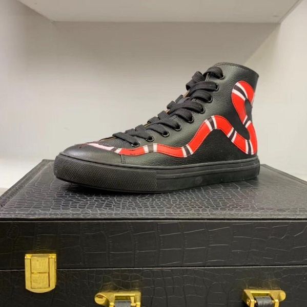 2020 designer mens womens brown white red black low classical canvas snearkers leather casual skateboarding shoes 01
2020 designer mens womens brown white red black low classical canvas snearkers leather casual skateboarding shoes 01