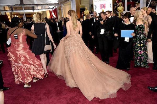 2019 новый оскар дженнифер лопес red carpet платья знаменитостей sheer бисером тюль вечерние платья шампанского vestidos de novia, Black;red
2019 новый оскар дженнифер лопес red carpet платья знаменитостей sheer бисером тюль вечерние платья шампанского vestidos de novia, Black;red