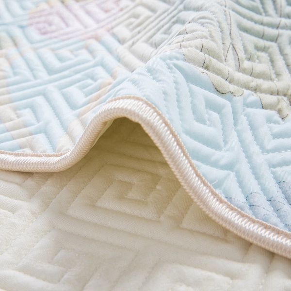 2020 new natural latex cool mat three-piece refreshing breathable foldable air-conditioning mat two-piece stylish simple style
2020 new natural latex cool mat three-piece refreshing breathable foldable air-conditioning mat two-piece stylish simple style
