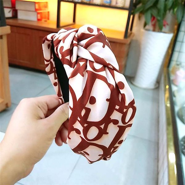 2020 letter designer elastic headband fashion hairbands girls hair jewelry retro turban headwraps headbands, Silver
2020 letter designer elastic headband fashion hairbands girls hair jewelry retro turban headwraps headbands, Silver