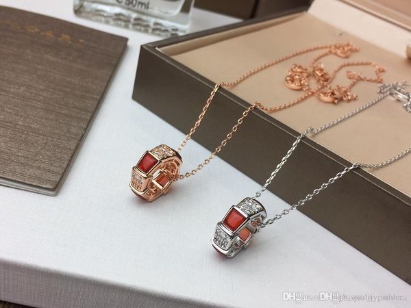 ORSA Red Agate Spacing Diamond Snake Bone Pendant Necklace Classic Snake Pattern with Buckle Head Pseudo Gold Plating 18K Ladies Necklace
ORSA Red Agate Spacing Diamond Snake Bone Pendant Necklace Classic Snake Pattern with Buckle Head Pseudo Gold Plating 18K Ladies Necklace