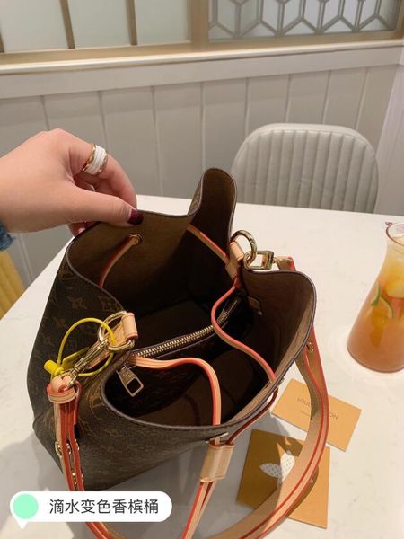 2020 fashion retro hand bill of lading shoulder crossbody bag fashion classic