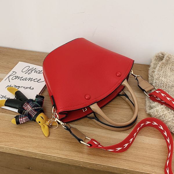 fashionable shoulder bag women's 2019 new messenger bag handbag 
fashionable shoulder bag women's 2019 new messenger bag handbag