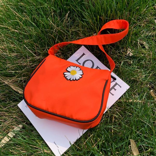 flower women shoulder totes bag shopping handbags nylon clutch fashion purse for outdoor shopping traveling ornaments
flower women shoulder totes bag shopping handbags nylon clutch fashion purse for outdoor shopping traveling ornaments