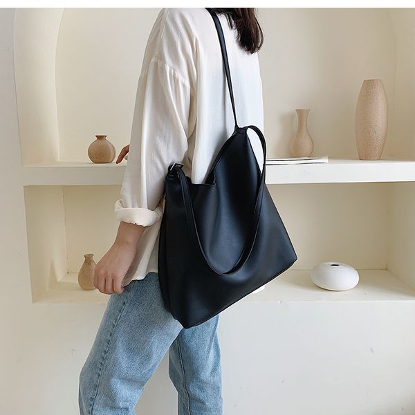 casual large capacity buckets bag fashion double strap women handbags luxury soft pu leather messenger bag lady chic tote purse
casual large capacity buckets bag fashion double strap women handbags luxury soft pu leather messenger bag lady chic tote purse