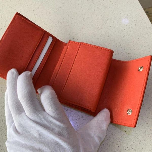 2020 new exclusive male and female trend clutch bag fashion wallet luxury designer bag litchi pattern leather
2020 new exclusive male and female trend clutch bag fashion wallet luxury designer bag litchi pattern leather