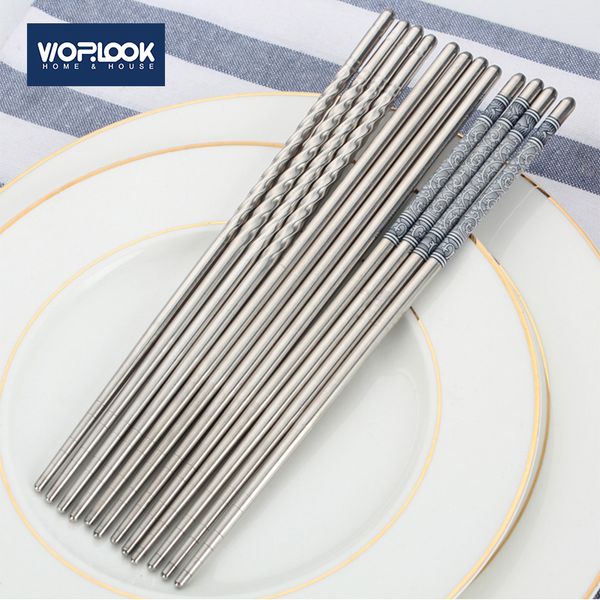 2 pairs durable metal non-slip anti-scalding blue and white porcelain stainless chopsticks set chinese style tableware
2 pairs durable metal non-slip anti-scalding blue and white porcelain stainless chopsticks set chinese style tableware