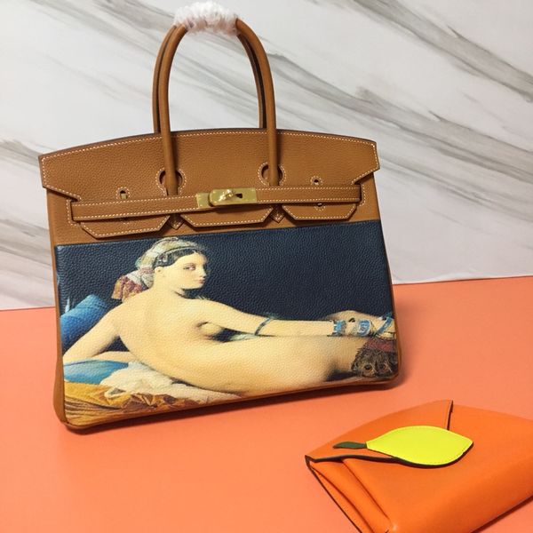 whosale fully handmade brown,blue design briikin handbag wax thread, fast delivery, have many other designs on web,contact me for details
whosale fully handmade brown,blue design briikin handbag wax thread, fast delivery, have many other designs on web,contact me for details