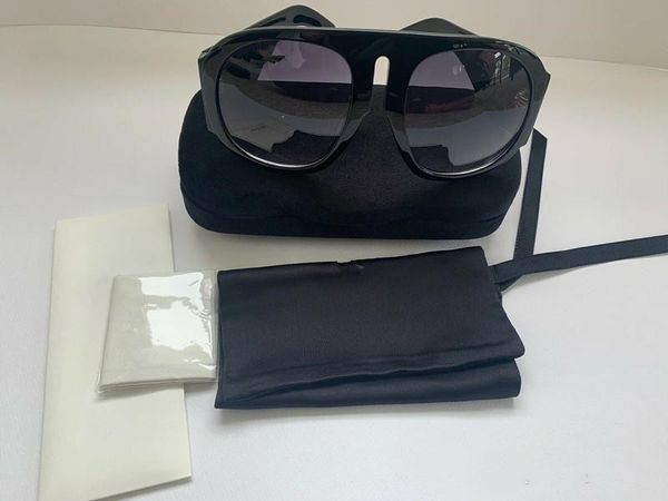 Luxury OVERSIZE RUNWAY SUNGLASSES With original boxe BLACK brand Designer Sunglasses With original boxes For Women Round Summer
Luxury OVERSIZE RUNWAY SUNGLASSES With original boxe BLACK brand Designer Sunglasses With original boxes For Women Round Summer