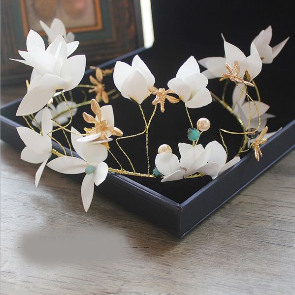 red white flower crowns tiaras hairbands romantic sweet garland wedding hair accessories for bride bridesmaids beach jewelry, Golden;white
red white flower crowns tiaras hairbands romantic sweet garland wedding hair accessories for bride bridesmaids beach jewelry, Golden;white