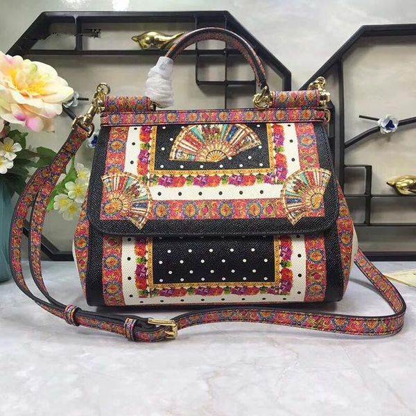 2020 genuine leather bags women flower print shoulder bag designer women handbags sac femme bao bao luxury womens messenger bags
2020 genuine leather bags women flower print shoulder bag designer women handbags sac femme bao bao luxury womens messenger bags