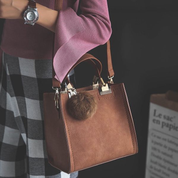 fashion trend ladies handbag shoulder bag 2019 new wild hair ball small square bag messenger
fashion trend ladies handbag shoulder bag 2019 new wild hair ball small square bag messenger