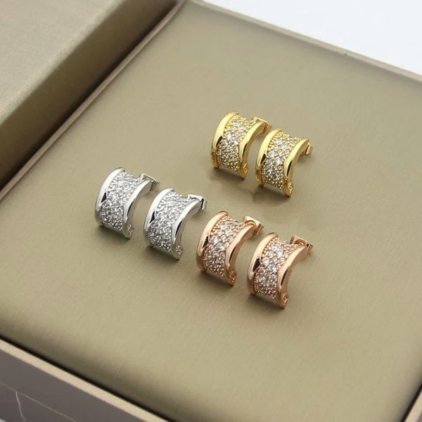 Cla ic fa hion lady titanium teel full diamond engrave b letter circular arc c hape engagement wedding tud earring 3 color
Cla ic fa hion lady titanium teel full diamond engrave b letter circular arc c hape engagement wedding tud earring 3 color