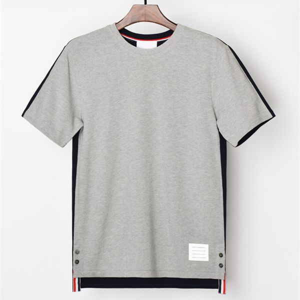 лето классическая хлопковая пике crewneck серо-темно-контрастный цвет футболки thom коричневый поковки-обратно рбг-полосатый кнопка боковой, White;black 
лето классическая хлопковая пике crewneck серо-темно-контрастный цвет футболки thom коричневый поковки-обратно рбг-полосатый кнопка боковой, White;black