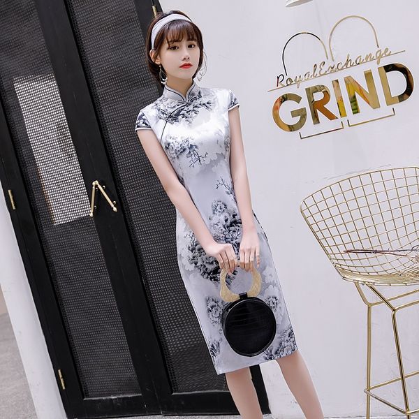 dumplings-chihato retro chinese elements show feminine beauty charm stand collar floral printing dress tassel silk cheogsam, Black;gray
dumplings-chihato retro chinese elements show feminine beauty charm stand collar floral printing dress tassel silk cheogsam, Black;gray