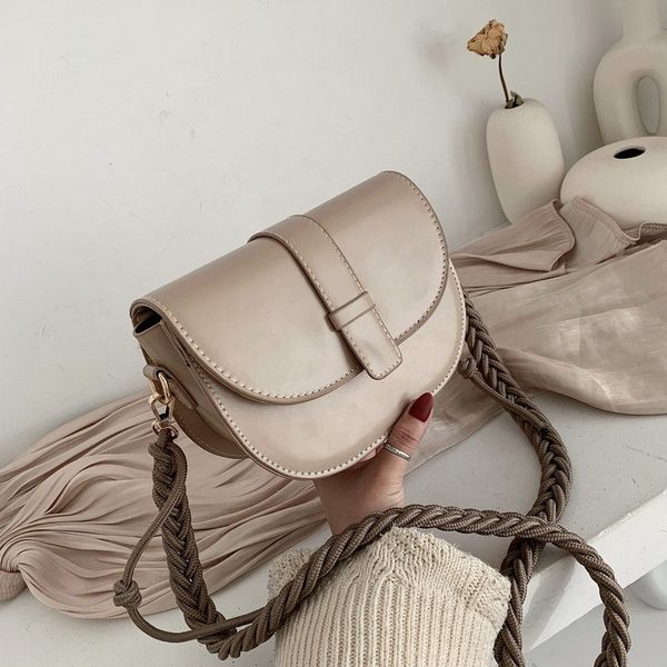 2020 new japanese literary woven shoulder bag casual korean version of the simple women's saddle bag