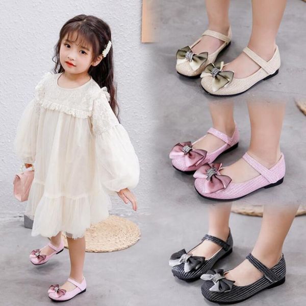 children shoes girls flat heel princess dance sandals kids shoes glitter leather fashion girls party dress wedding, Black;grey
children shoes girls flat heel princess dance sandals kids shoes glitter leather fashion girls party dress wedding, Black;grey