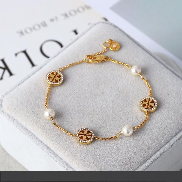 new branded t letter designer branded woman enamel stainless steel luxurious diamond lucky t hollow letter bracelet shell letter bangle gift, Golden;silver
new branded t letter designer branded woman enamel stainless steel luxurious diamond lucky t hollow letter bracelet shell letter bangle gift, Golden;silver