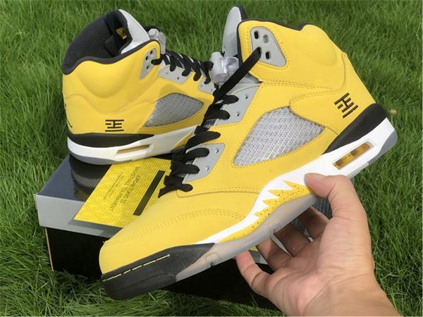 authentic 5 tokyo 23 basketball shoes man varsity maize anthracite wolf grey black 2011 release yellow japan tokyo limited sneakers
authentic 5 tokyo 23 basketball shoes man varsity maize anthracite wolf grey black 2011 release yellow japan tokyo limited sneakers
